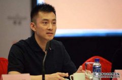 在50岁时，亚宁在15年后重新进入闭路电视，并将
