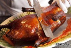 妇女拿着董事会“烤鸭”建宝，专家“惊呆了”