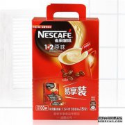 地面上的咖啡粉被清理干净并继续装载。您在网