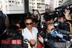 谢贤出现在塞西莉亚的制造医院，他们将在下个