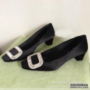 RV鞋的品牌是什么？