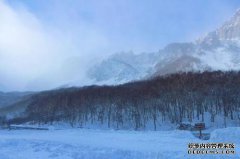 “长白熊东北，防御工事。