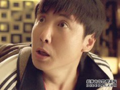 “纸巾怎么了？”沉十借用纸巾，and鼻涕。