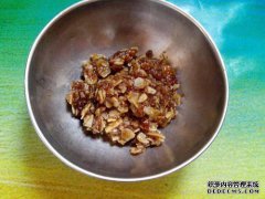 如何吃更好的杏仁酱，练习杏仁酱